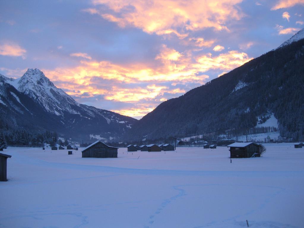 Apart Bella Monte Lägenhet Pettneu am Arlberg Exteriör bild