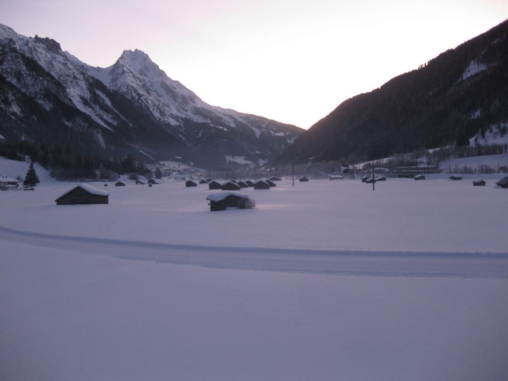 Apart Bella Monte Lägenhet Pettneu am Arlberg Exteriör bild